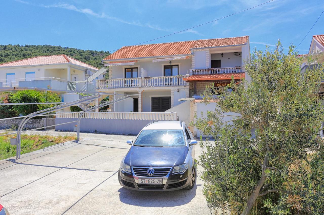 Apartments By The Sea Slatine, Ciovo - 16131 Exteriör bild
