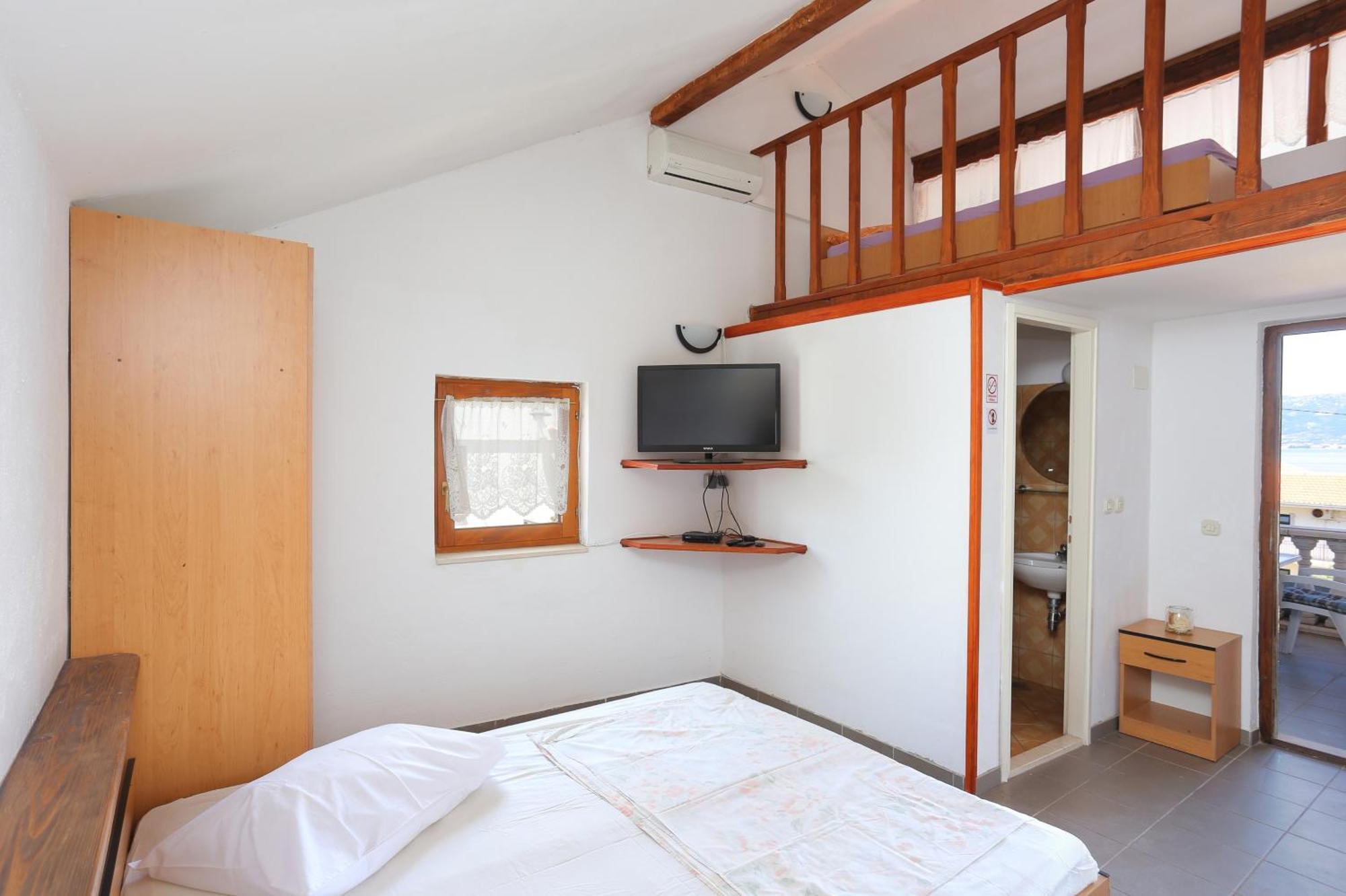 Apartments By The Sea Slatine, Ciovo - 16131 Rum bild